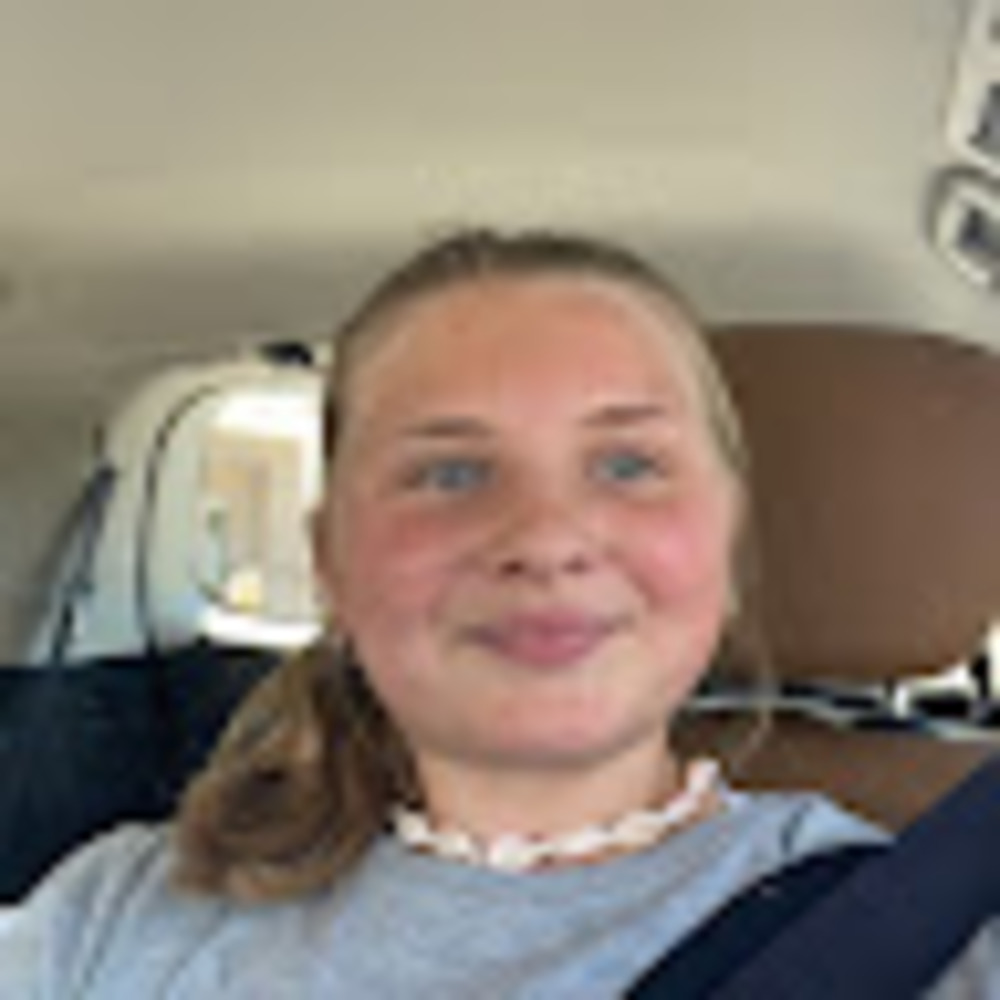 Meet your Posher, Ava